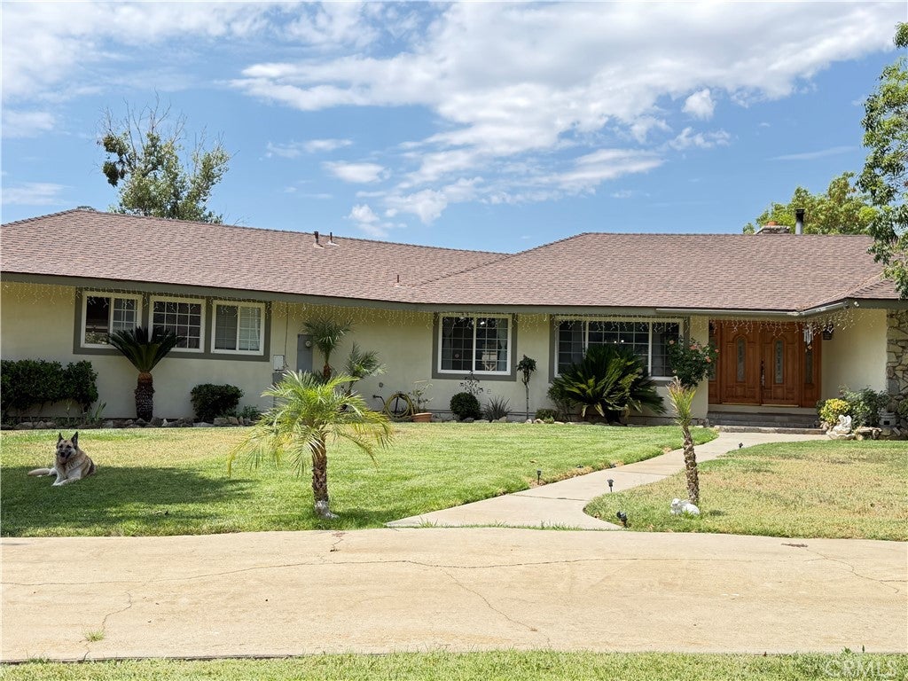 9359 Avenida San Timoteo