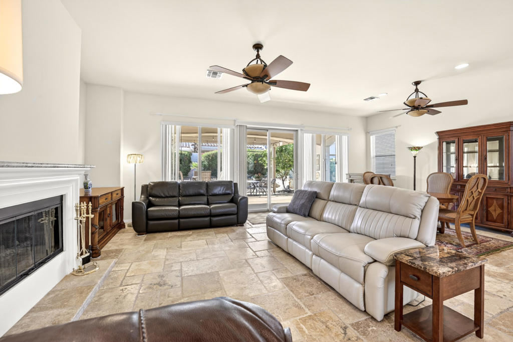 80154 Avenida Santa Olivia