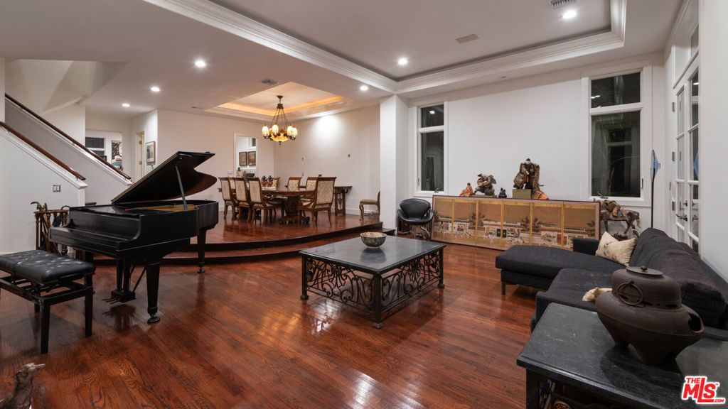 Photo of 138 Voyage Mall, Marina Del Rey, CA 90292 (MLS # 26637699)