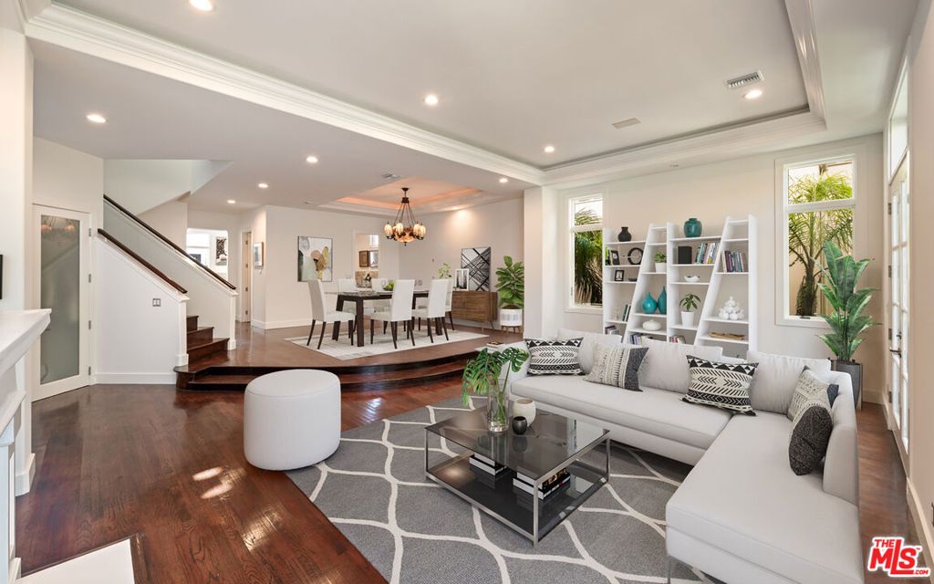 Photo of 138 Voyage Mall, Marina Del Rey, CA 90292 (MLS # 26637699)