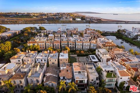 138 Voyage Mall Marina Del Rey CA 90292