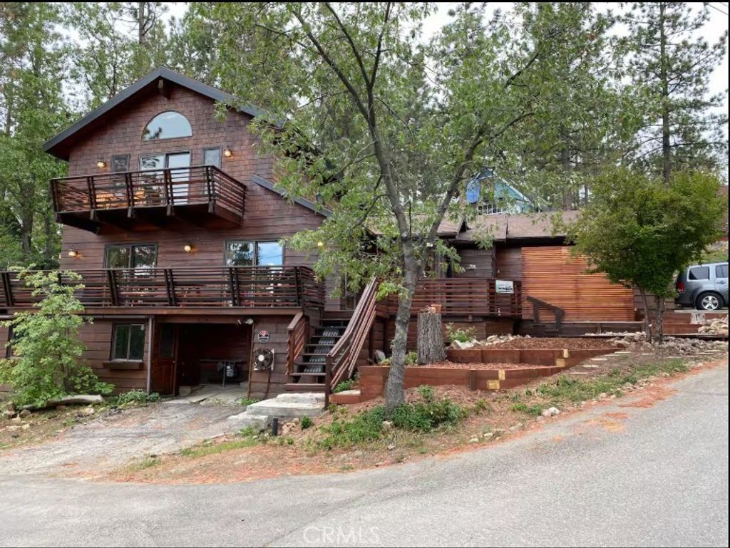 Photo of 40264 Bonita Ln, Big Bear Lake, CA 92315 (MLS # IG25267485)