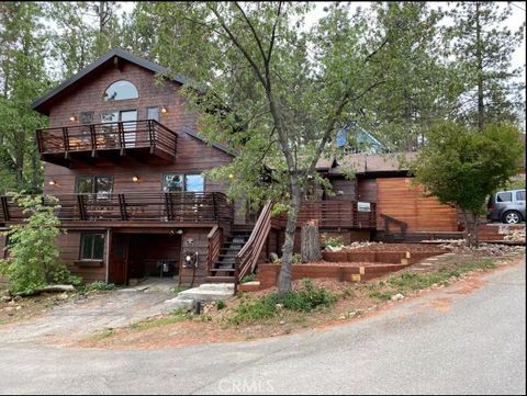Photo of 40264 Bonita Ln, Big Bear Lake, CA 92315 (MLS # IG25267485)