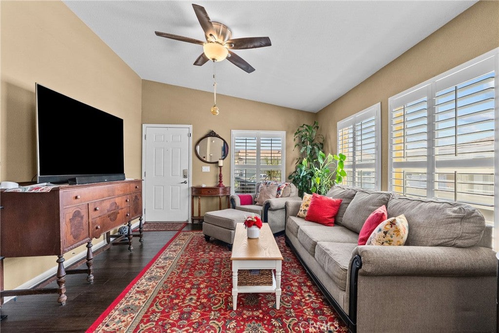 15455 Glenoaks Boulevard SPC 4