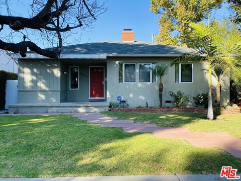 Photo of 3392 Mclaughlin Avenue, Los Angeles, CA 90066 (MLS # 26667539)