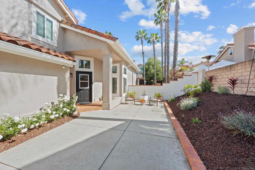1572 Roma Dr