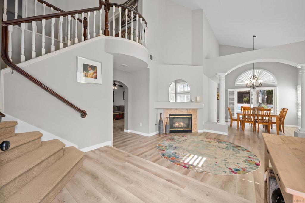 1572 Roma Dr