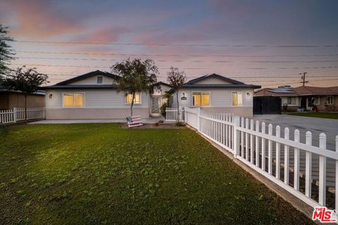 Photo of 10512 Dee Dee Avenue, Bakersfield, CA 93312 (MLS # 25629549)