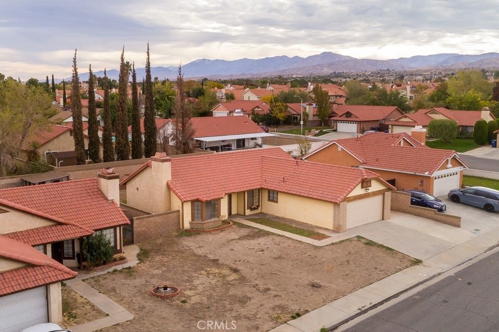 Photo of 37012 Calle Bonita, Palmdale, CA 93550 (MLS # SR25278903)