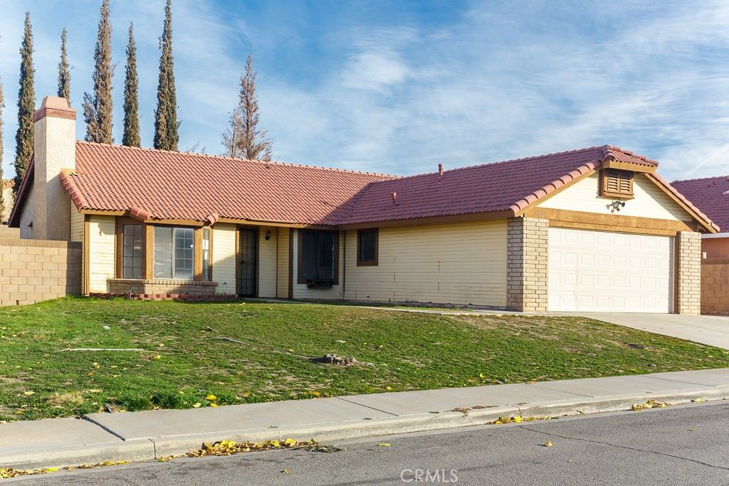 Photo of 37012 Calle Bonita, Palmdale, CA 93550 (MLS # SR25278903)