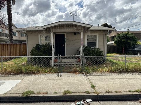 Photo of 29695 Dixon St, Hayward, CA 94544 (MLS # MC26084969)