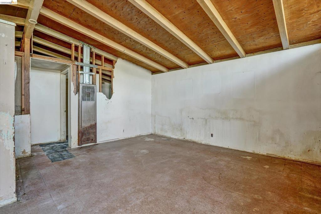 27758 La Porte Ave