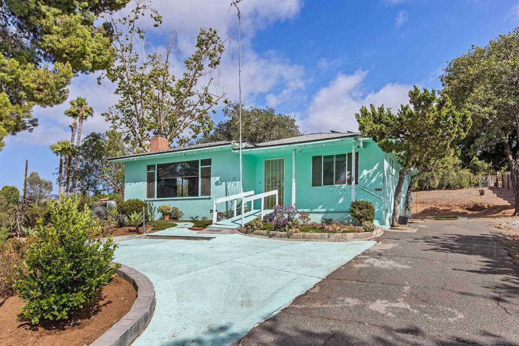 2439 Patterson Rd RD, Escondido CA 92027