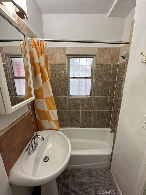 Tiny photo for 521 Olive Avenue, Long Beach, CA 90802 (MLS # SB25172349)