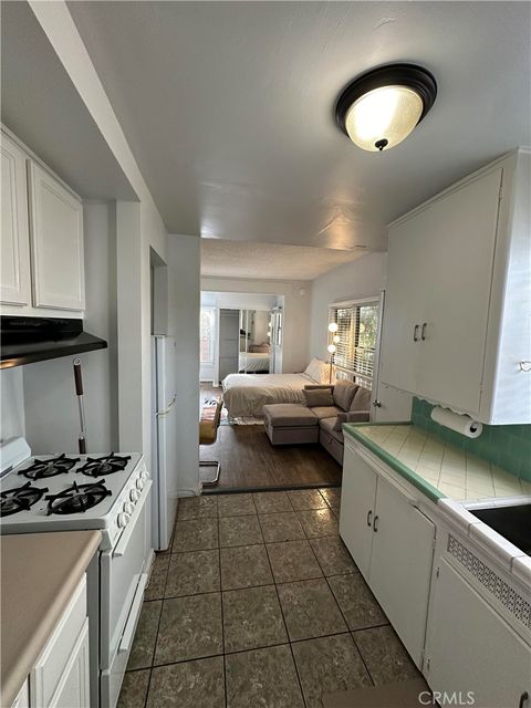 Tiny photo for 521 Olive Avenue, Long Beach, CA 90802 (MLS # SB25172349)
