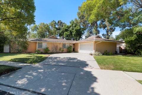 Photo of 2574 Sirius Street, Thousand Oaks, CA 91360 (MLS # SR26184014)