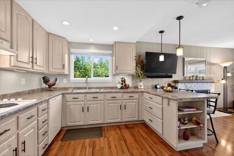 Tiny photo for 9049 Craydon Circle, San Ramon, CA 94583 (MLS # ML82037533)