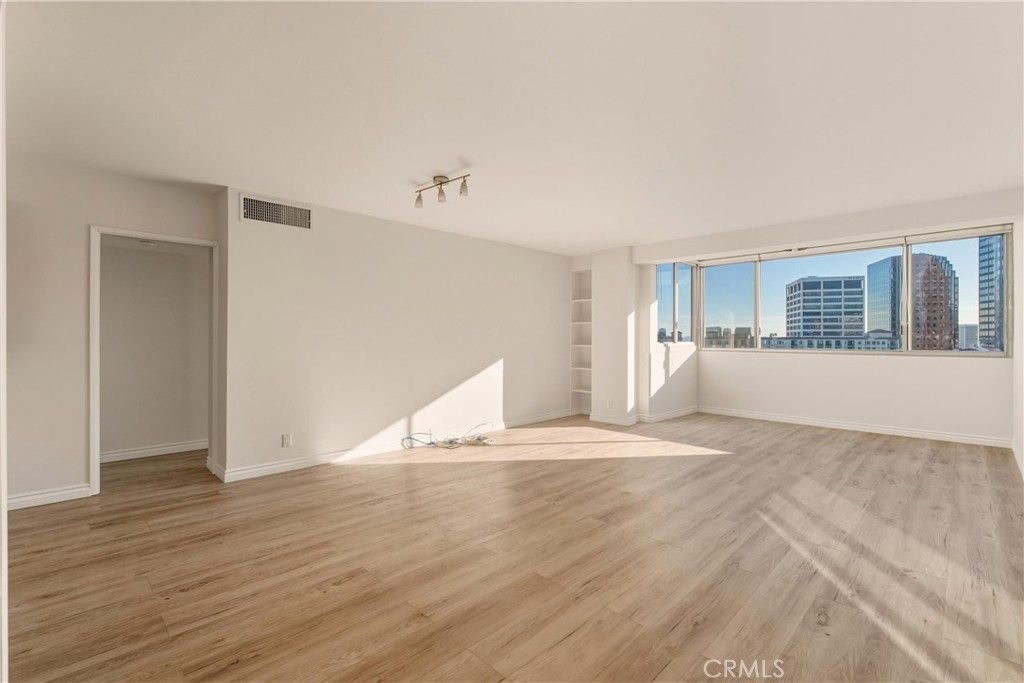 Photo of 969 Hilgard #707, Los Angeles, CA 90024 (MLS # SB26009942)