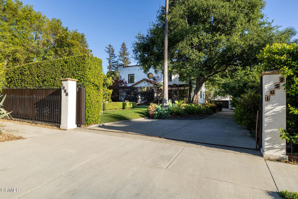 1052 New York Drive