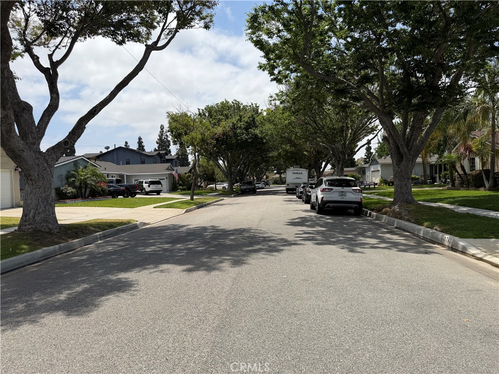 5749 Fanwood