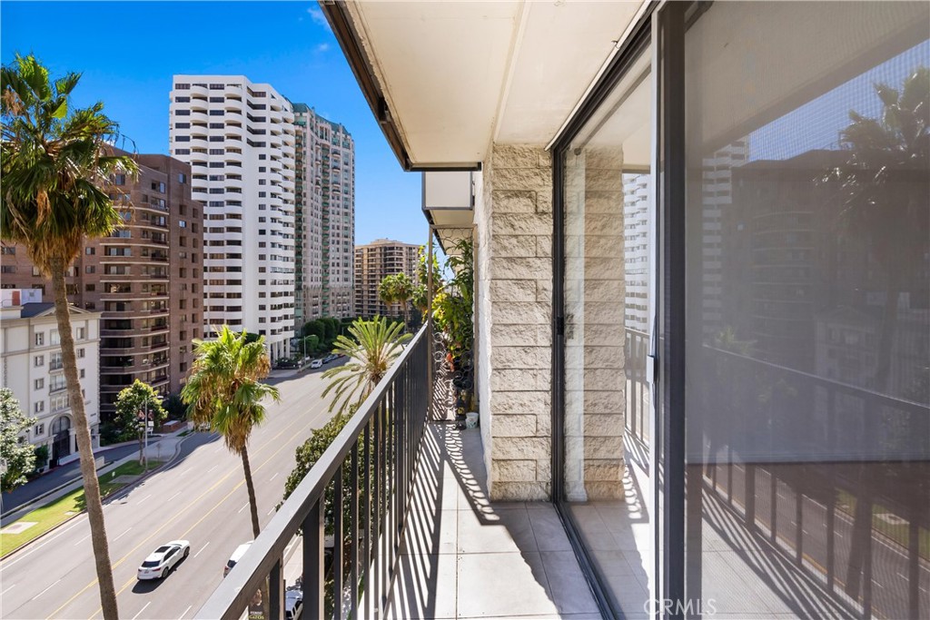 10535 Wilshire 912
