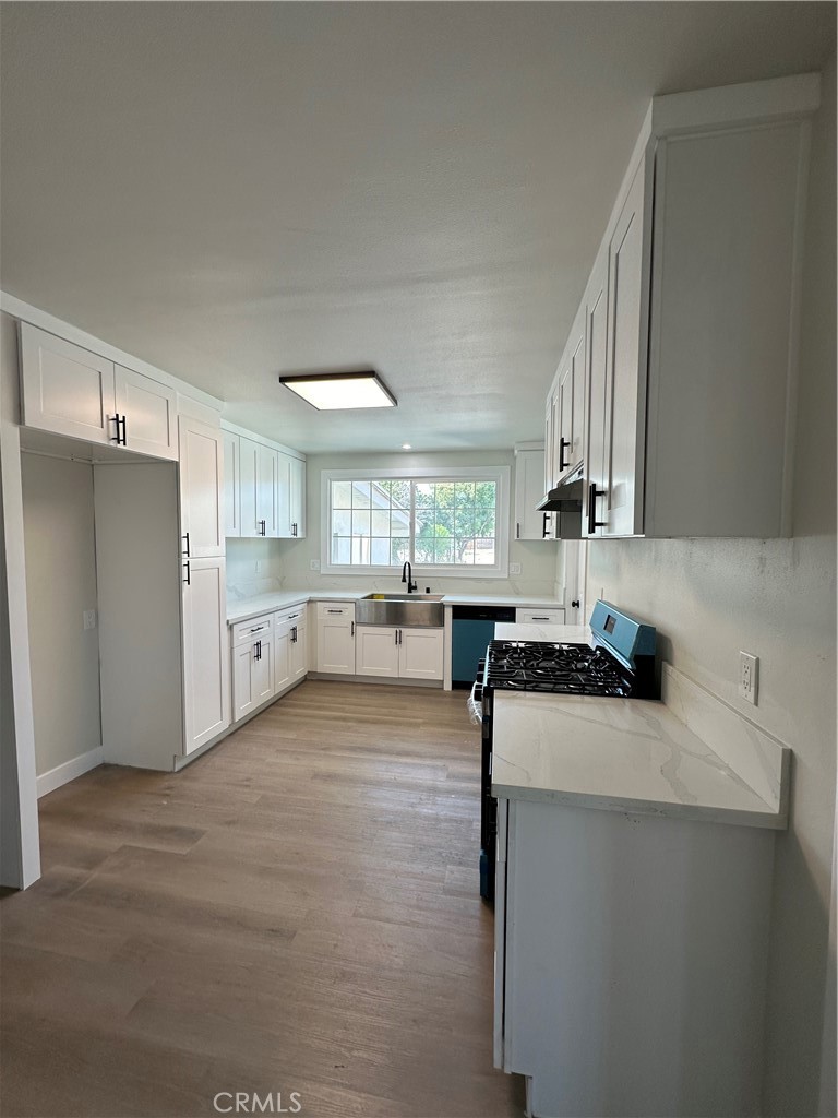 1158 W 11th Street
