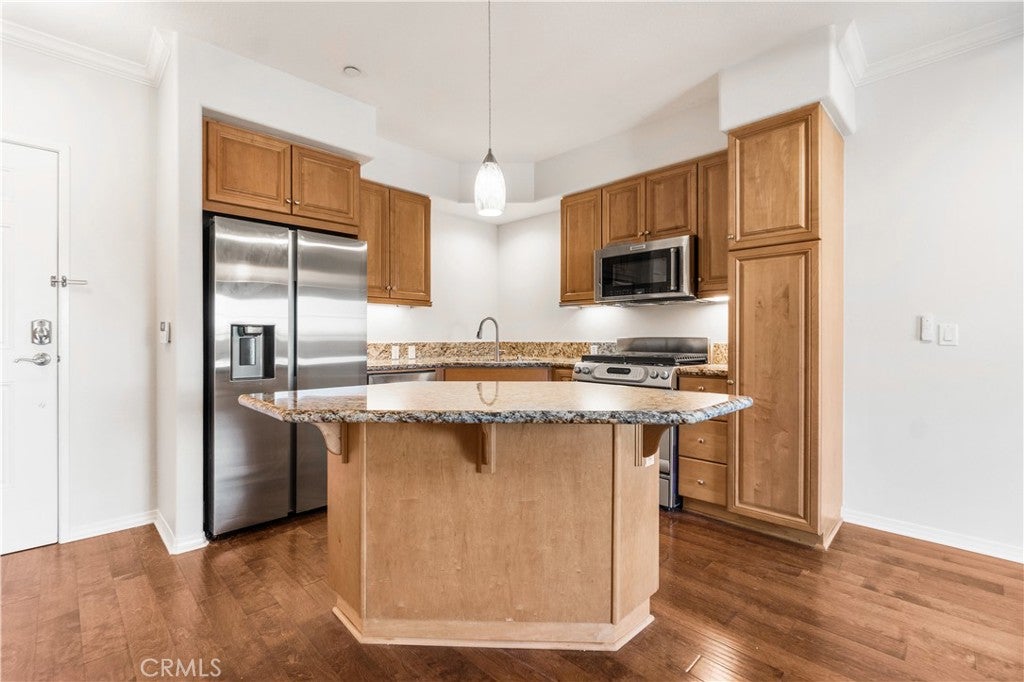 21345 Hawthorne Boulevard 415