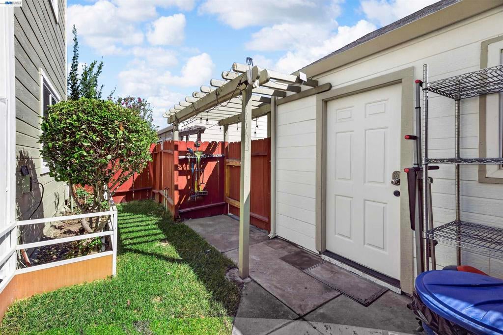 439 W Golf Circle