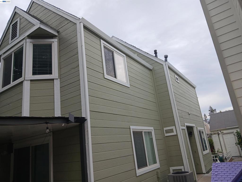 439 W Golf Circle