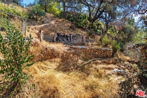 Photo of 752 Woodland Drive, Sierra Madre, CA 91024 (MLS # 26876769)