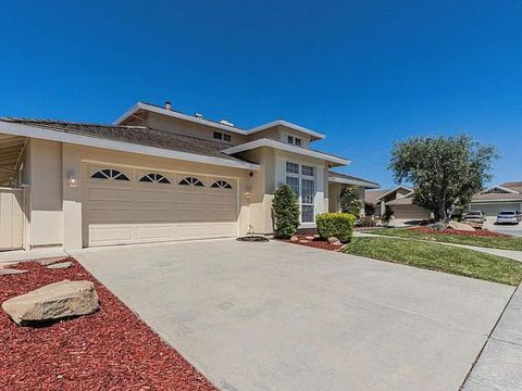 Photo of 1520 Cambridge Court, Salinas, CA 93906 (MLS # ML82048419)