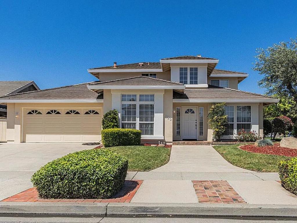 1520 Cambridge Court