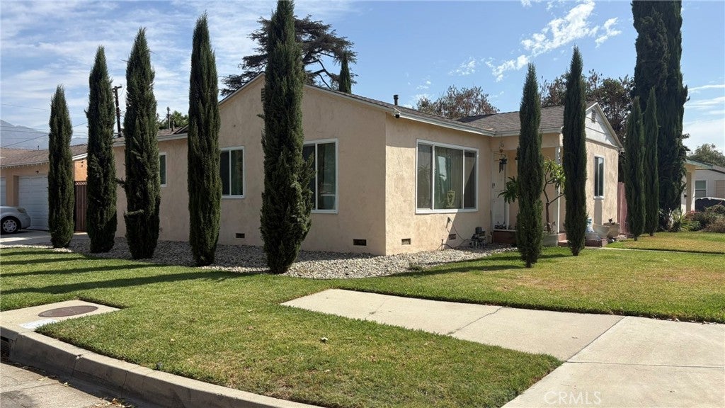 305 E Camino Real