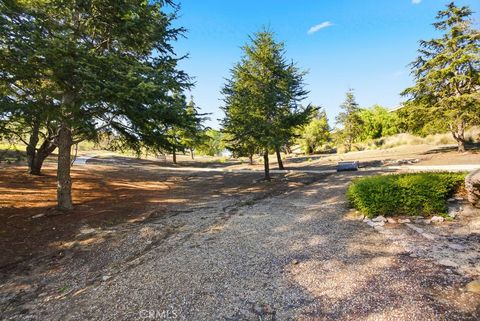 Tiny photo for 1069 Belleza Street, Camarillo, CA 93012 (MLS # SR26047320)