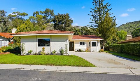 Tiny photo for 1069 Belleza Street, Camarillo, CA 93012 (MLS # SR26047320)