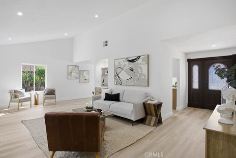 Photo of 1069 Belleza Street, Camarillo, CA 93012 (MLS # SR26047320)