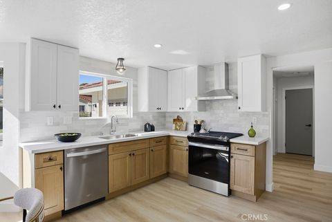 Tiny photo for 1069 Belleza Street, Camarillo, CA 93012 (MLS # SR26047320)