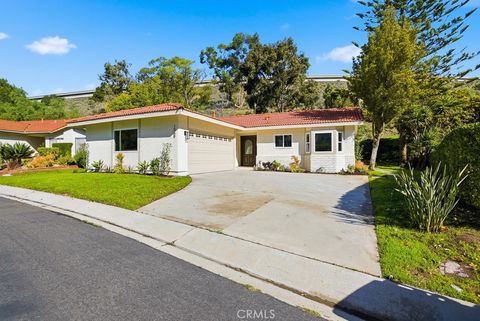 Tiny photo for 1069 Belleza Street, Camarillo, CA 93012 (MLS # SR26047320)