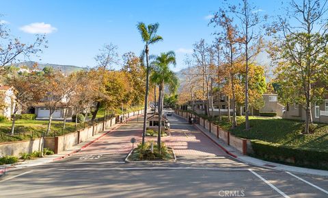 Tiny photo for 1069 Belleza Street, Camarillo, CA 93012 (MLS # SR26047320)