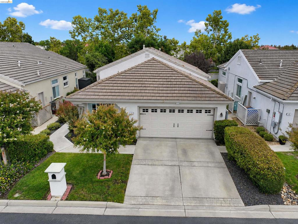30 Winesap Dr