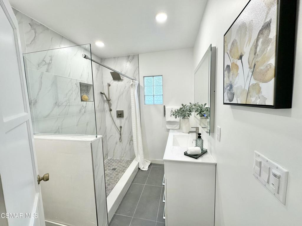 16412 Gilmore Street