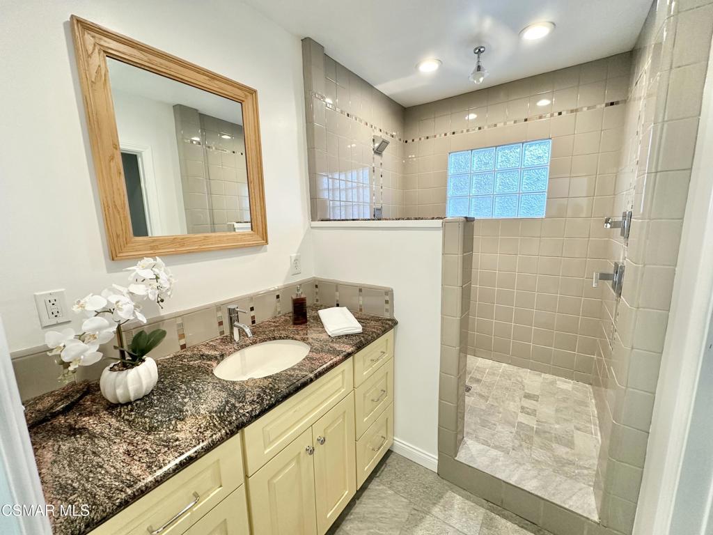 16412 Gilmore Street