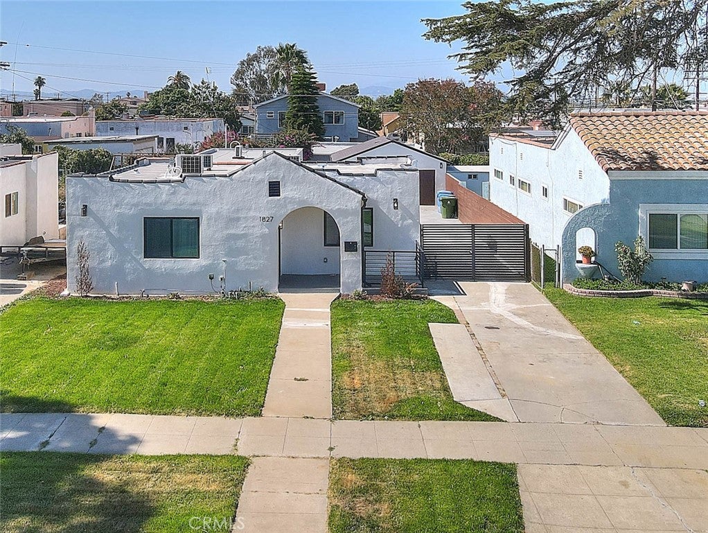 1827 W 76th