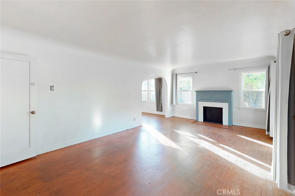 353 N Lawrence Avenue