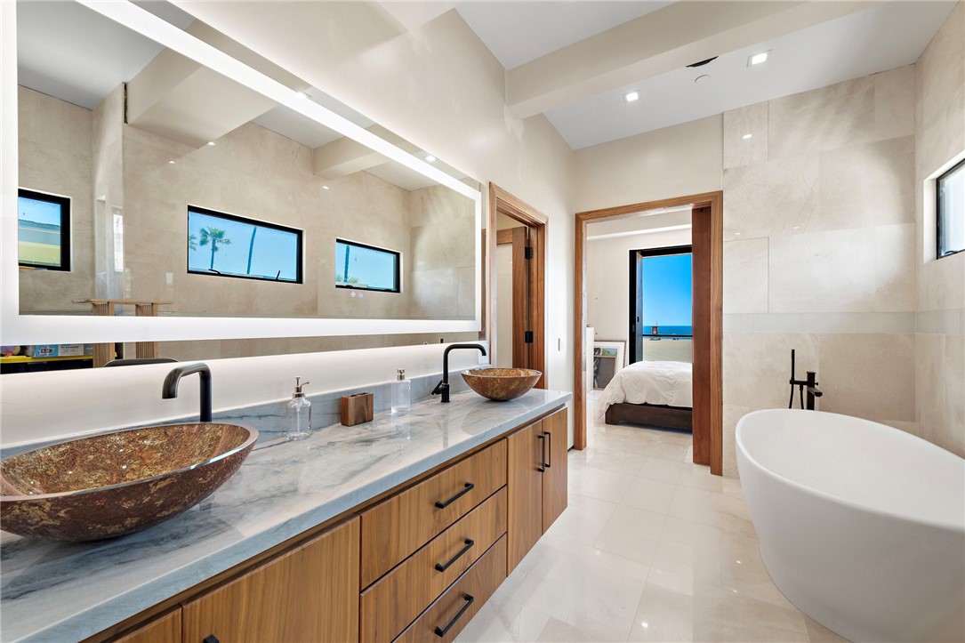 Balboa Peninsula (Residential) (BALP) - Residential Income