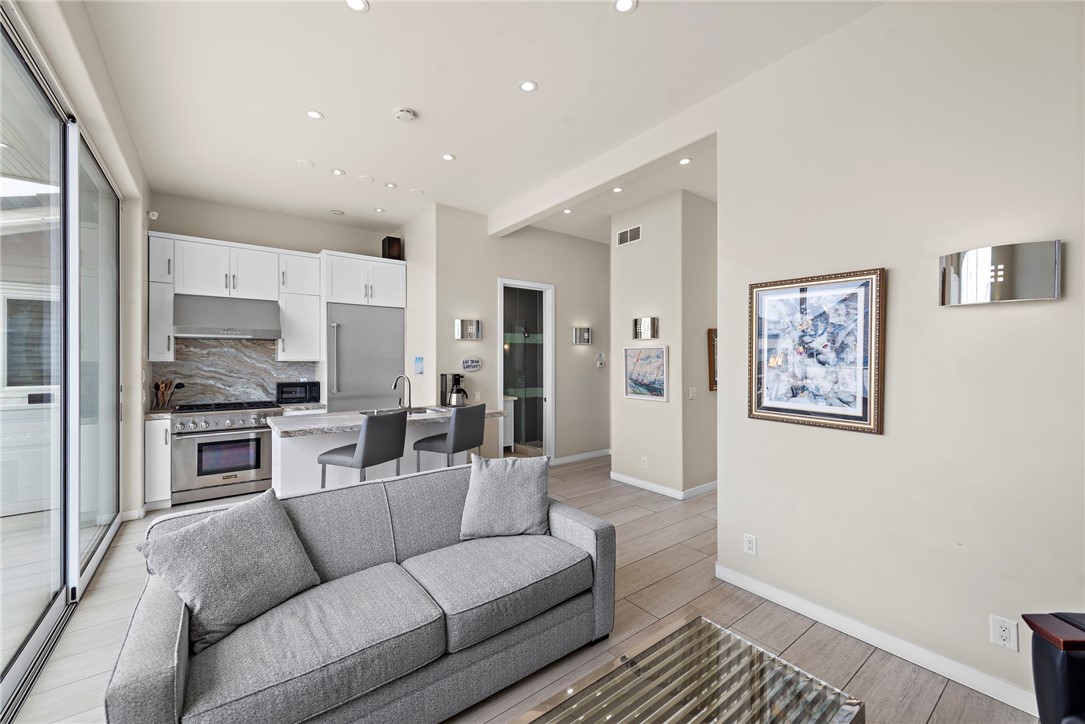 Balboa Peninsula (Residential) (BALP) - Residential Income