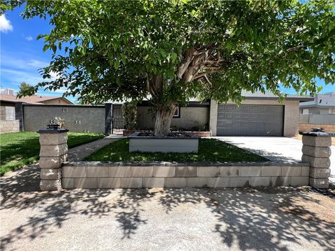 Photo of 45430 Andale Avenue, Lancaster, CA 93535 (MLS # SR26096826)