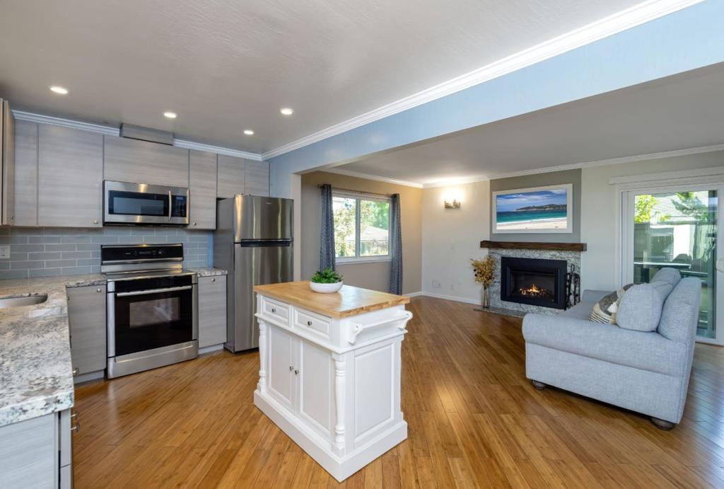 19113 Vineyard Lane