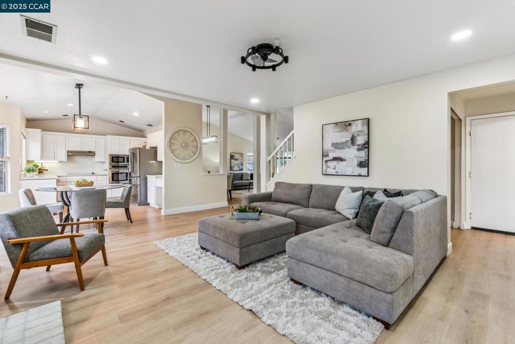 OAKLEY - Residential