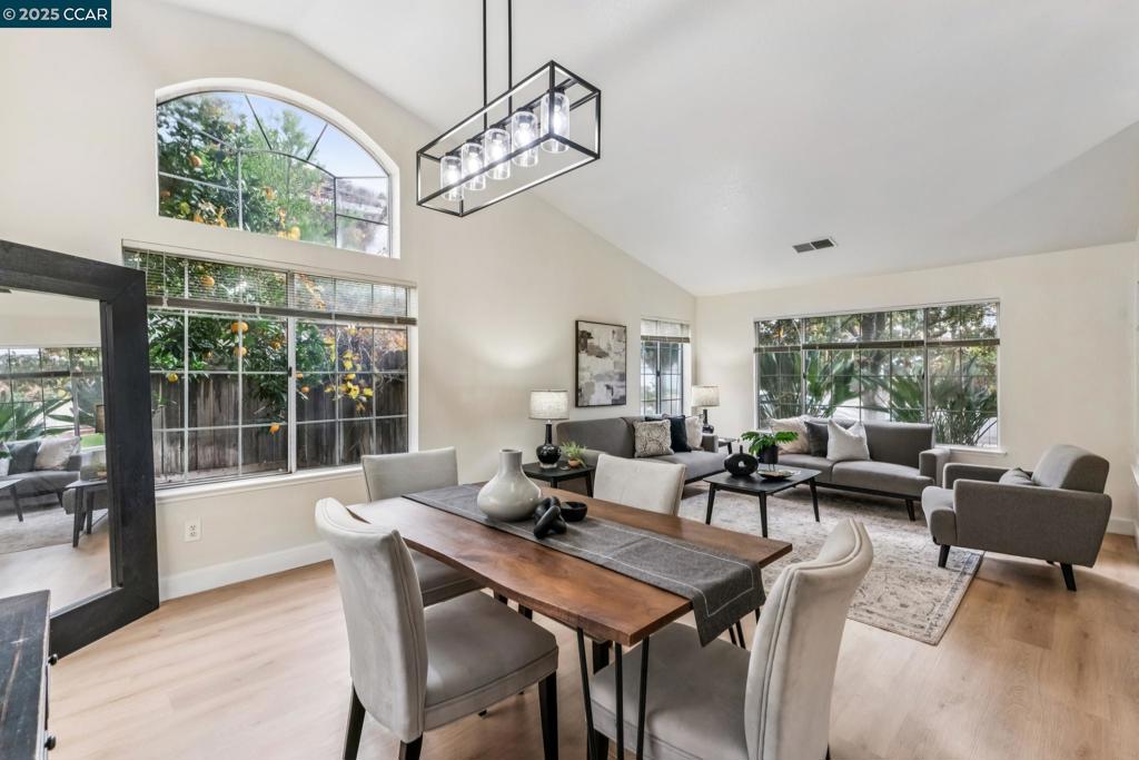 OAKLEY - Residential